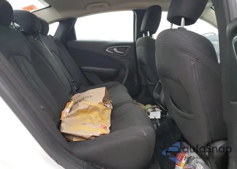 2015 Chrysler 200 Limited z USA, uszkodzony, nr VIN 1C3CCCAB4FN752287